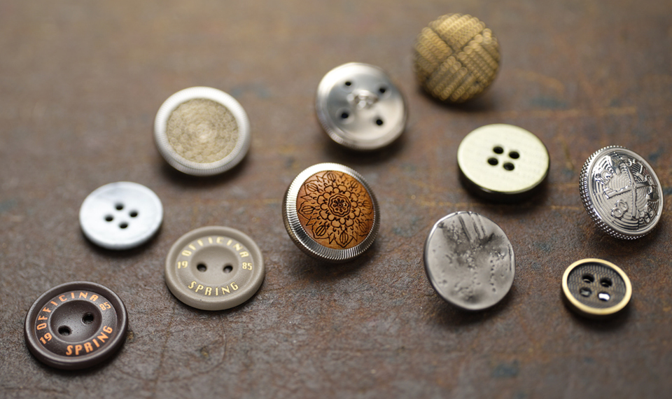 4 holes sew button