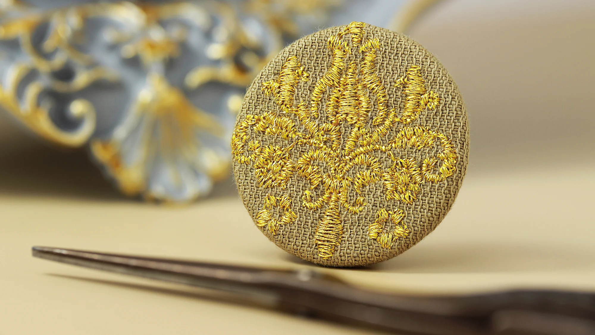 https://www.spring85buttons.com/wp-content/uploads/2026/09/02_Artisanal-Thread_FW27-28_Website.webp